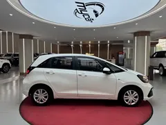 2021 Honda Fit 1.5L CVT, белый — фото 4