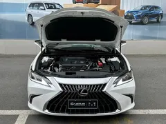 2023 Lexus ES 200 Excellence, белый — фото 3