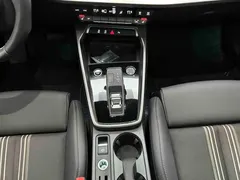 2022 Audi A3L Limousine 35 TFSI Fashion Sport, зелёный — фото 10