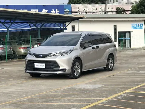 2023 Toyota Sienna 2.5L Hybrid Comfort