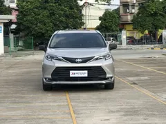 2023 Toyota Sienna 2.5L Hybrid Comfort — фото 4