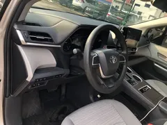 2023 Toyota Sienna 2.5L Hybrid Comfort — фото 11