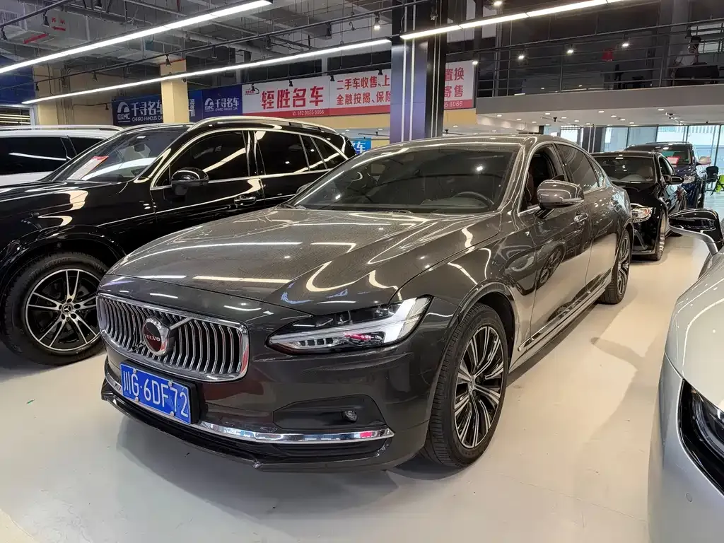 2021 Volvo S90