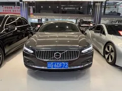 2021 Volvo S90 — фото 2