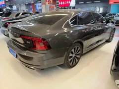 2021 Volvo S90 — фото 10
