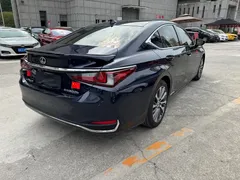 2021 Lexus ES 300h Hybrid Premium, синий — фото 7