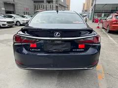 2021 Lexus ES 300h Hybrid Premium, синий — фото 8