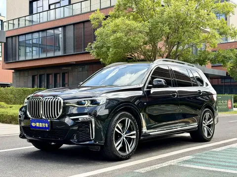 2022 BMW X7 xDrive40i Premium M Sport Package