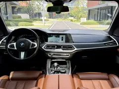 2022 BMW X7 xDrive40i Premium M Sport Package, чёрный — фото 11