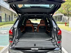 2022 BMW X7 xDrive40i Premium M Sport Package, чёрный — фото 16