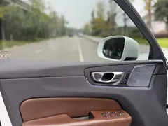 2021 Volvo XC60 4WD Luxury, белый — фото 10