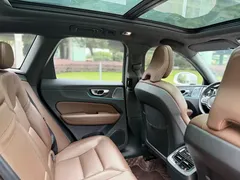 2021 Volvo XC60 4WD Luxury, белый — фото 15