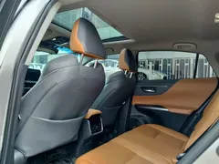 2023 Toyota Venza 2.0L CVT 2WD Premium — фото 19
