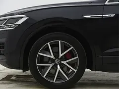 2021 Volkswagen Touareg 3.0TSI Sport Package, чёрный — фото 7