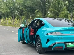 2024 Xiaomi SU7 RWD Long Range Smart Driving, синий — фото 14