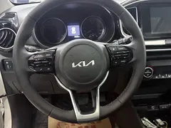 2021 Kia Yipao 1.4L CVT Sunroof, белый — фото 8