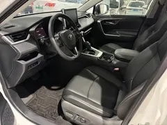 2021 Toyota RAV4 2.0L CVT 2WD Fashion, белый — фото 6