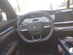 2022 Changan UNI-V 1.5T Premium — фото 6