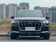 2023 Audi Q7 55 TFSI quattro S Premium, чёрный — фото 2