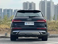 2023 Audi Q7 55 TFSI quattro S Premium, чёрный — фото 5