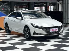 2021 Hyundai Elantra 1.5L CVT LUX Premium, белый — фото 3