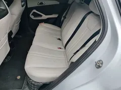 2024 BYD Yuan UP 401km Vitality, белый — фото 17