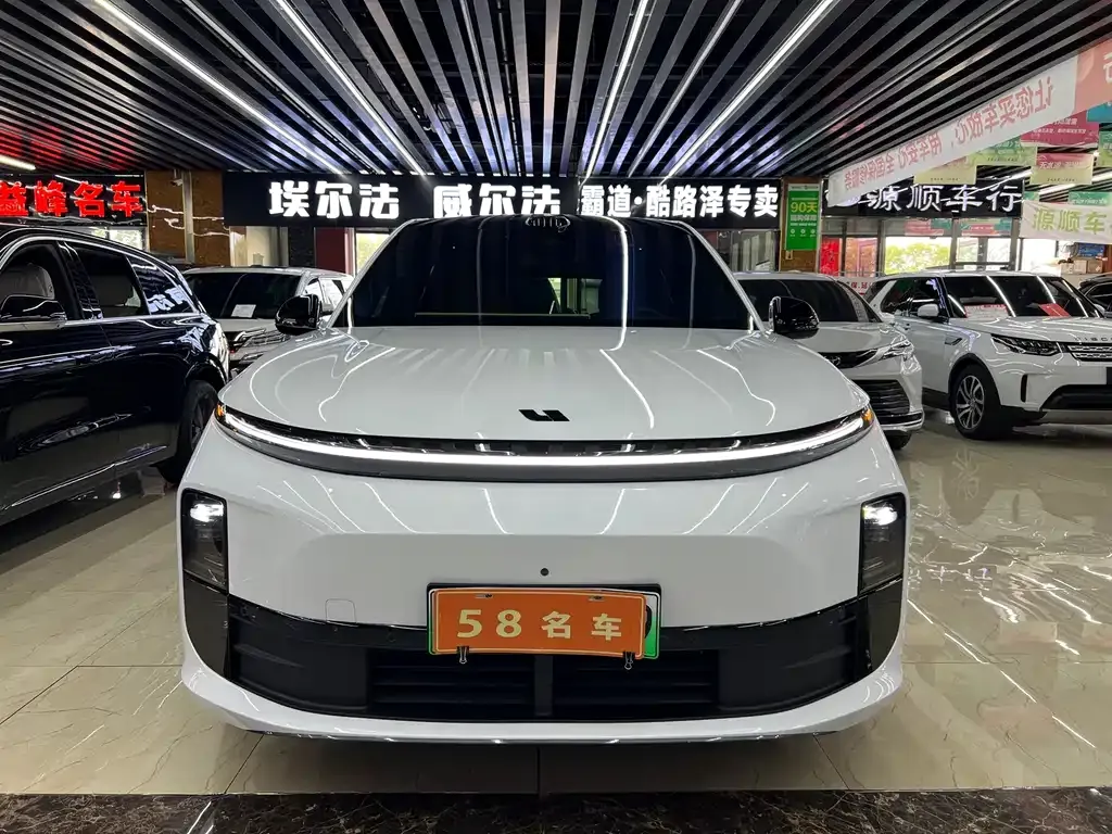 2025 Li Auto L6