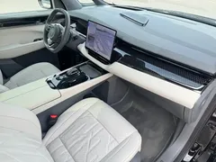 2024 Zeekr 009 6-Seat Executive 4WD 108kWh, чёрный — фото 16