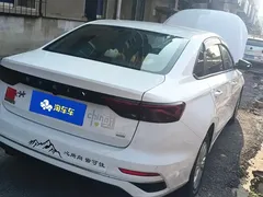 2023 Geely Emgrand 4th Gen Champion 1.5L MT Luxury, белый — фото 3