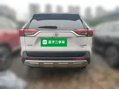 2022 Toyota RAV4 2.0L CVT 4WD Premium, белый — фото 3