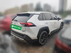 2022 Toyota RAV4 2.0L CVT 4WD Premium, белый — фото 4