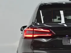 2022 BMW X5 30Li Premium M Sport Package, чёрный — фото 3