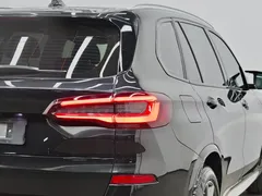2022 BMW X5 30Li Premium M Sport Package, чёрный — фото 4