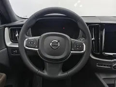 2022 Volvo XC60 4WD Zhiyi Luxury — фото 11