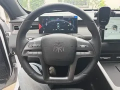 2025 BYD Qin PLUS DM-i PHEV Smart Driving 128km Advance, белый — фото 11