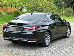 2022 Lexus ES 200 Excellence, чёрный — фото 6