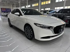 2022 Mazda 3 2.0L AT, белый — фото 3