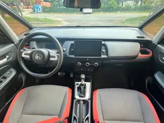 2021 Honda Fit 1.5L CVT, белый — фото 12