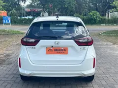 2021 Honda Fit 1.5L CVT, белый — фото 16