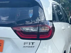 2021 Honda Fit 1.5L CVT, белый — фото 18