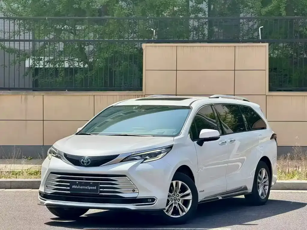 2021 Toyota Sienna 2.5L Hybrid Platinum