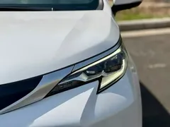 2021 Toyota Sienna 2.5L Hybrid Platinum, белый — фото 3