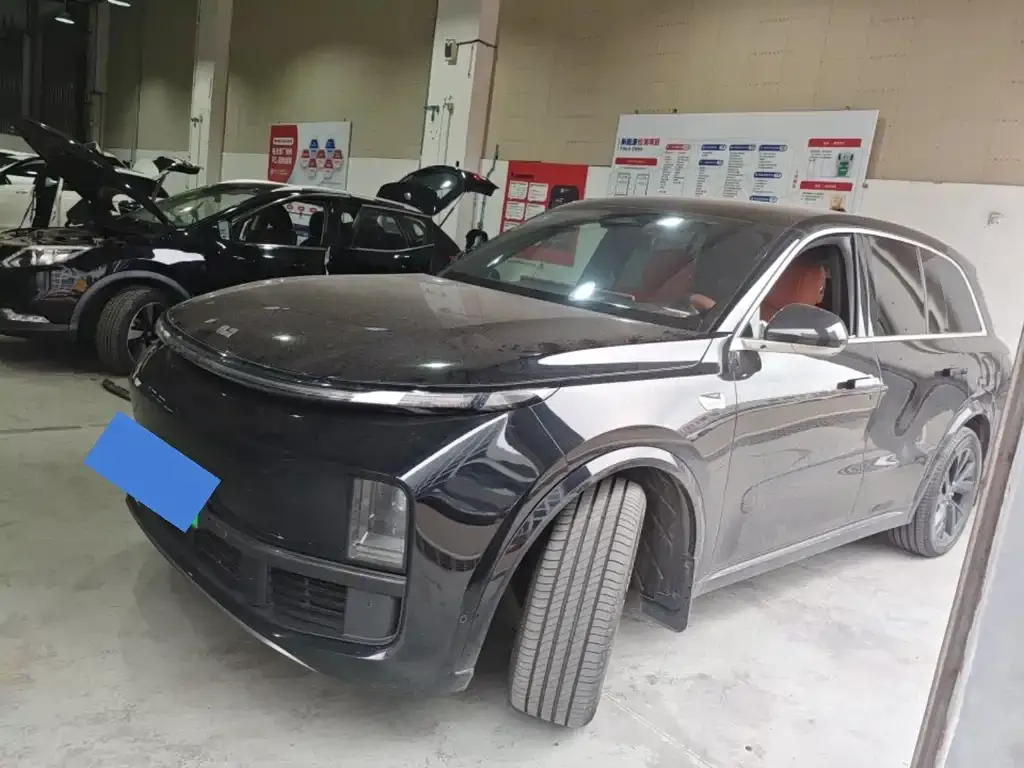 2023 Li Auto L8