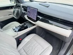 2024 Zeekr 009 6-Seat Executive 4WD 108kWh — фото 17