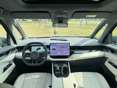 2024 Zeekr 009 6-Seat Executive 4WD 108kWh — фото 19