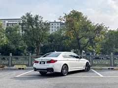 2023 BMW 5 Series 530Li Leading M Sport Package, белый — фото 4