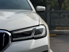 2023 BMW 5 Series 530Li Leading M Sport Package, белый — фото 6