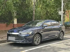 2025 BYD Qin PLUS DM-i PHEV Smart Driving 55km Leading, синий — фото 1