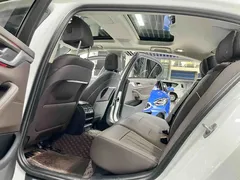 2021 BMW 5 Series 530Li xDrive Luxury Package, белый — фото 7