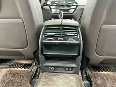 2021 BMW 5 Series 530Li xDrive Luxury Package, белый — фото 14